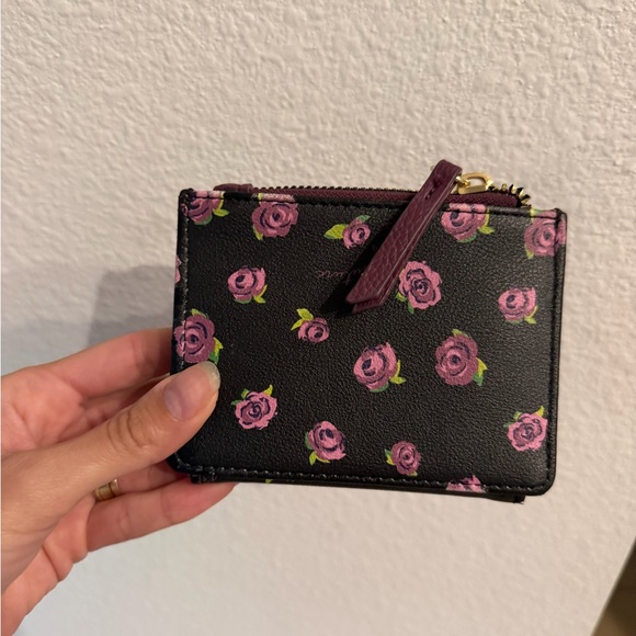 Juicy Couture Black Floral Card Wallet with Plum Strap and Gold Logo - Picture 4 of 5